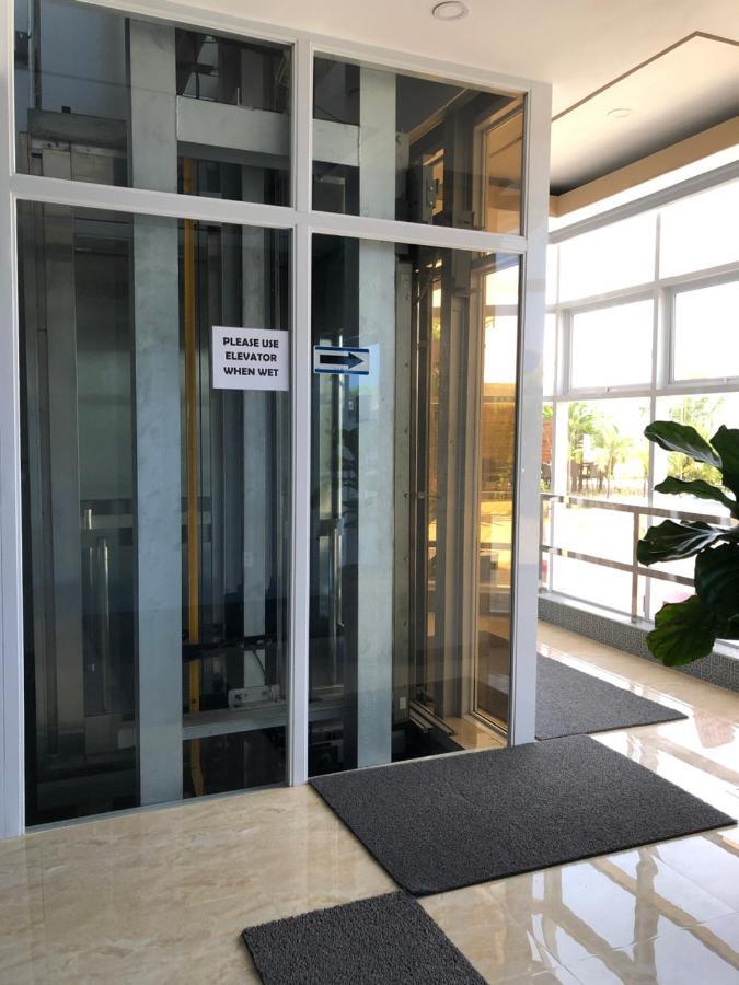 סן חואן Em Royalle Hotel & Beach Resort מראה חיצוני תמונה