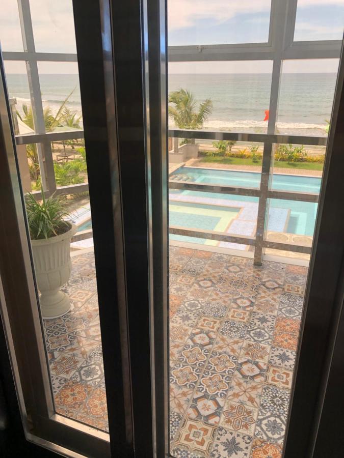 סן חואן Em Royalle Hotel & Beach Resort מראה חיצוני תמונה